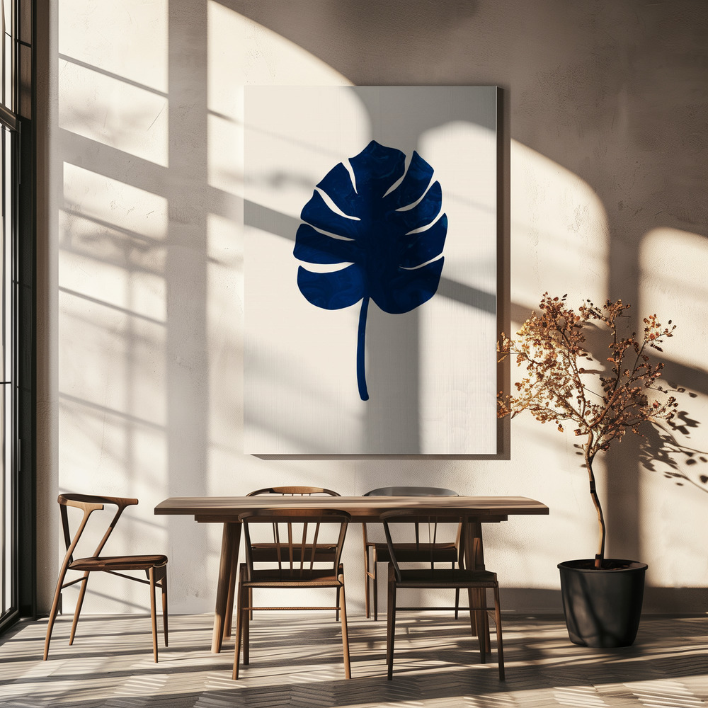 Lienzo - Monstera Marble Blue sobre la mesa del comedor