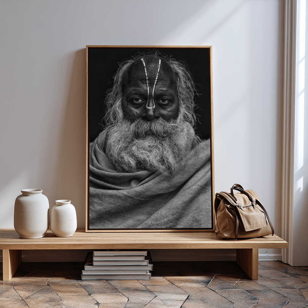 Canvas print - Indian dark face by the entrance