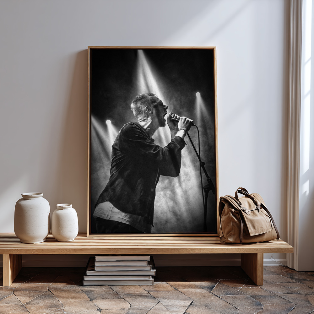 Canvas print - Shout in the light in guest room