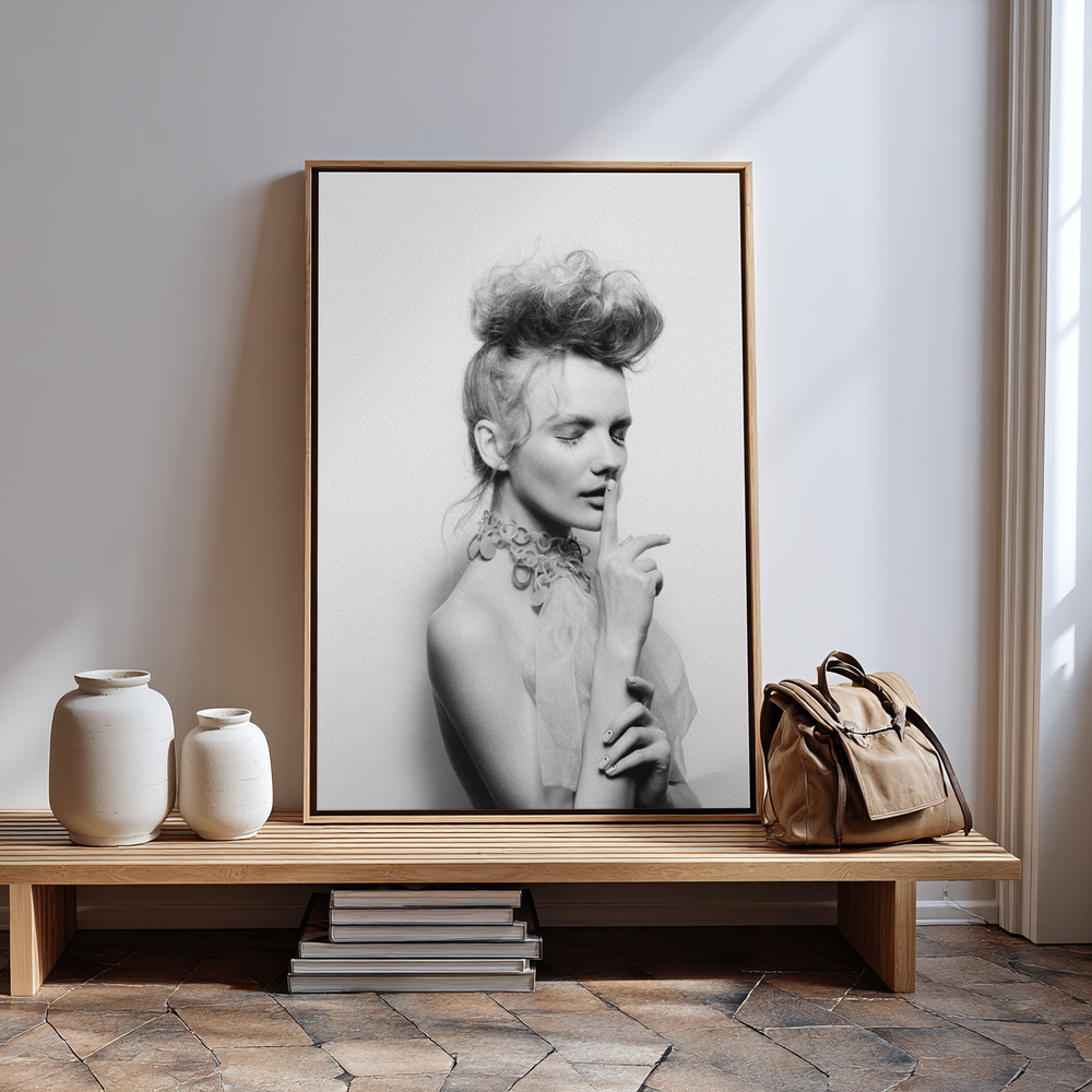 Canvas print - Schh in guest room
