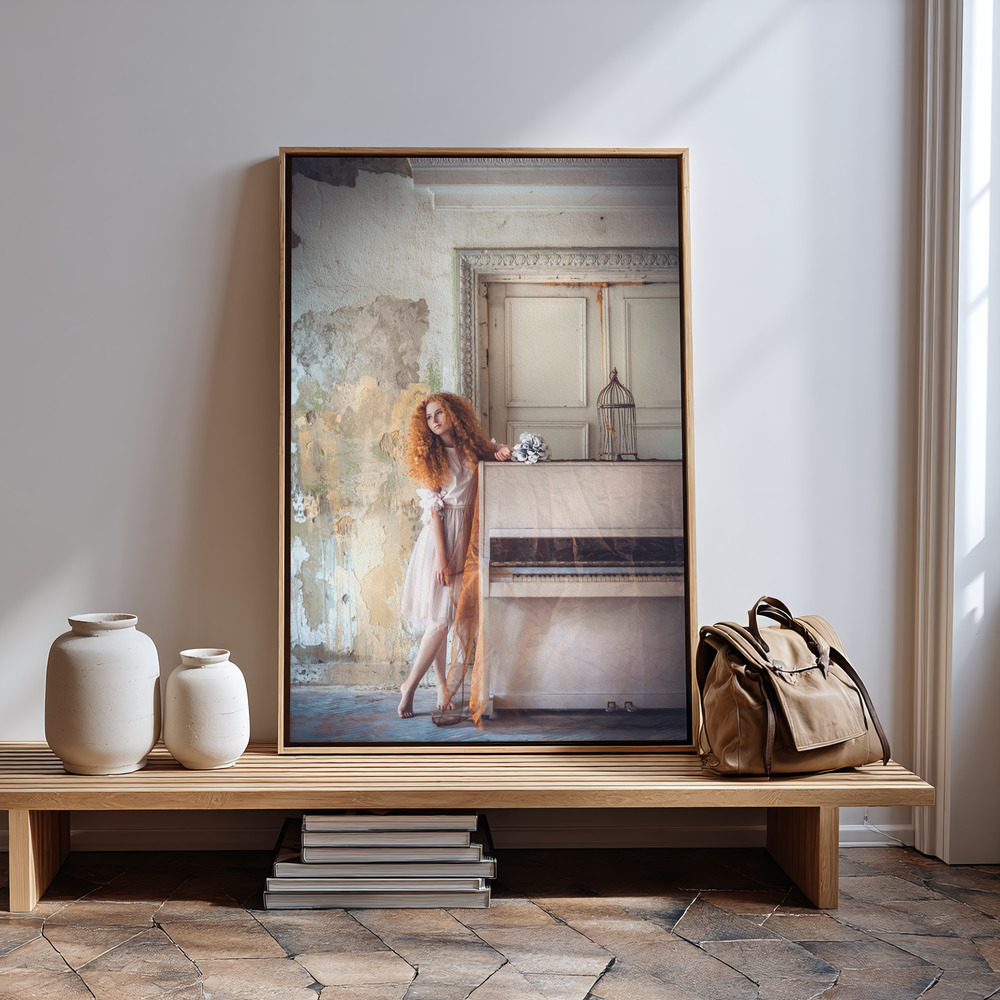 Obraz na płótnie - Redhead Muse in guest room
