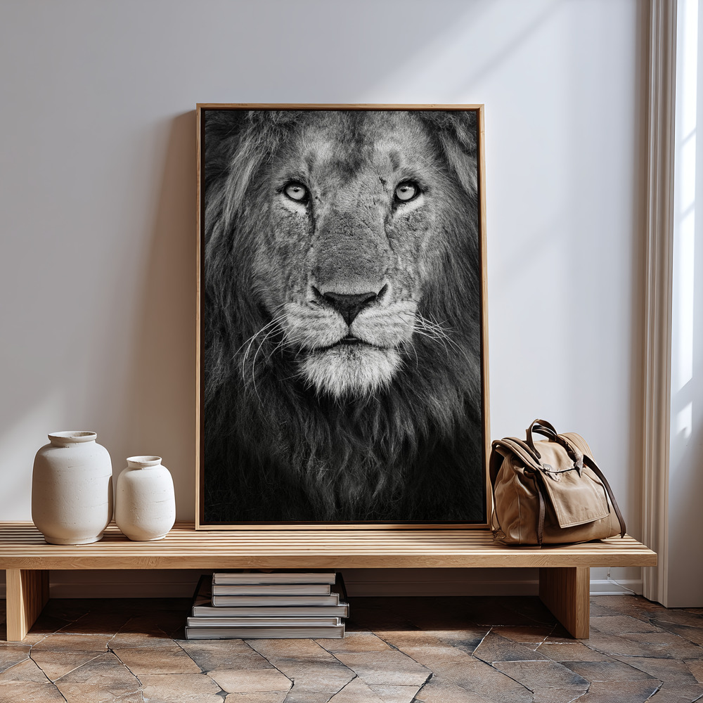 Canvas print - Royal portrait in guest room