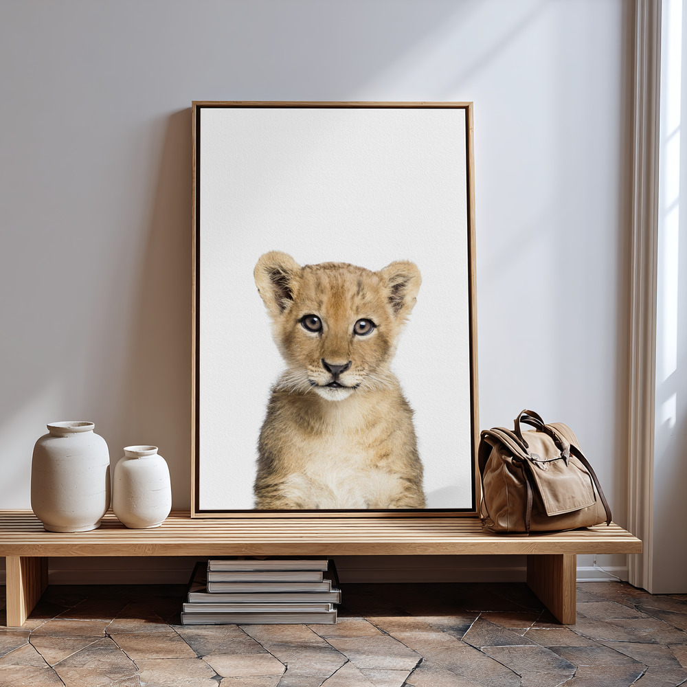 Canvas taulu - Baby Lion sisäänkäynnin luona