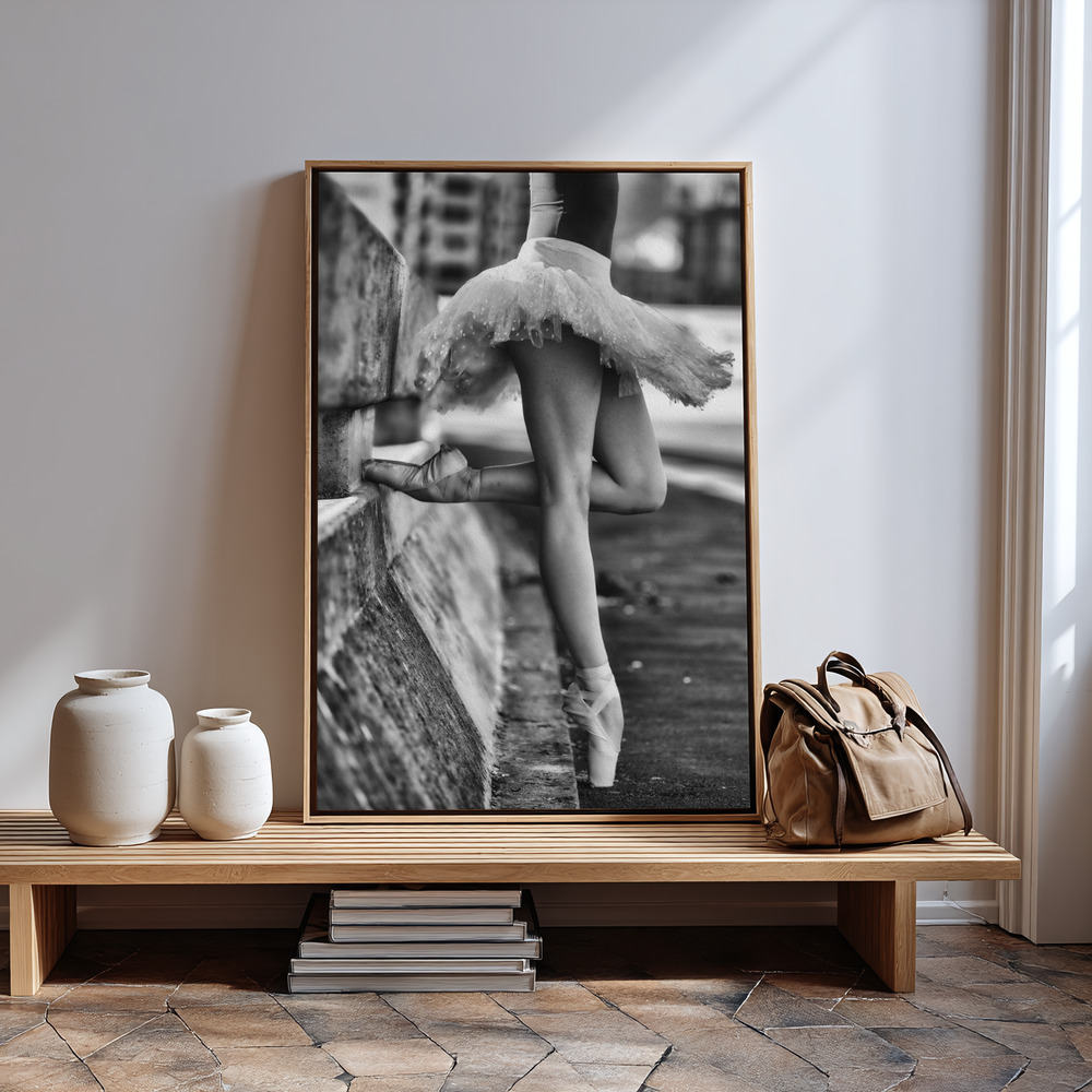 Canvas print - Dancer in guest room