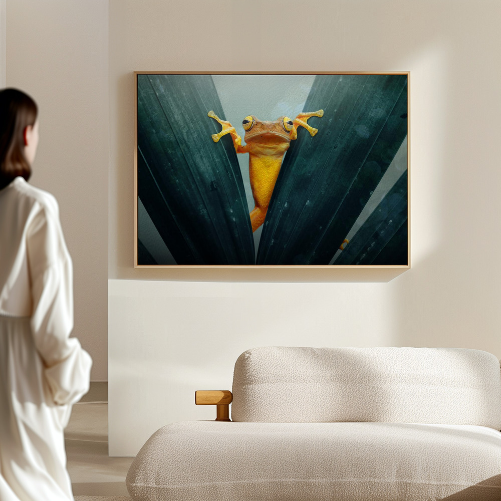 Canvas print - Gold Frog in the hall