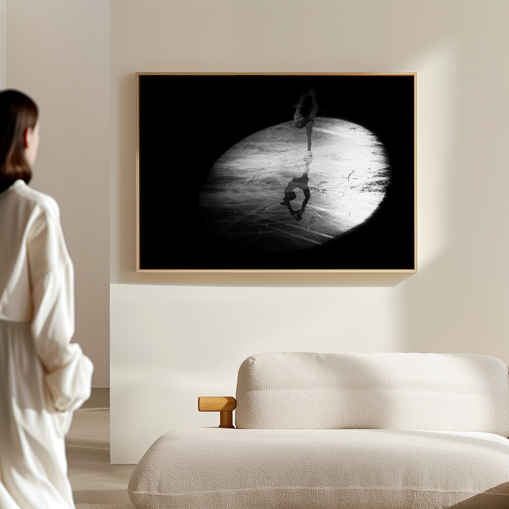 Toile - Satoko dans le hall