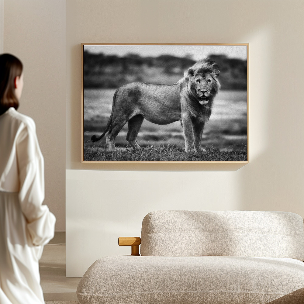 Canvas print - Royal Pose in the hall