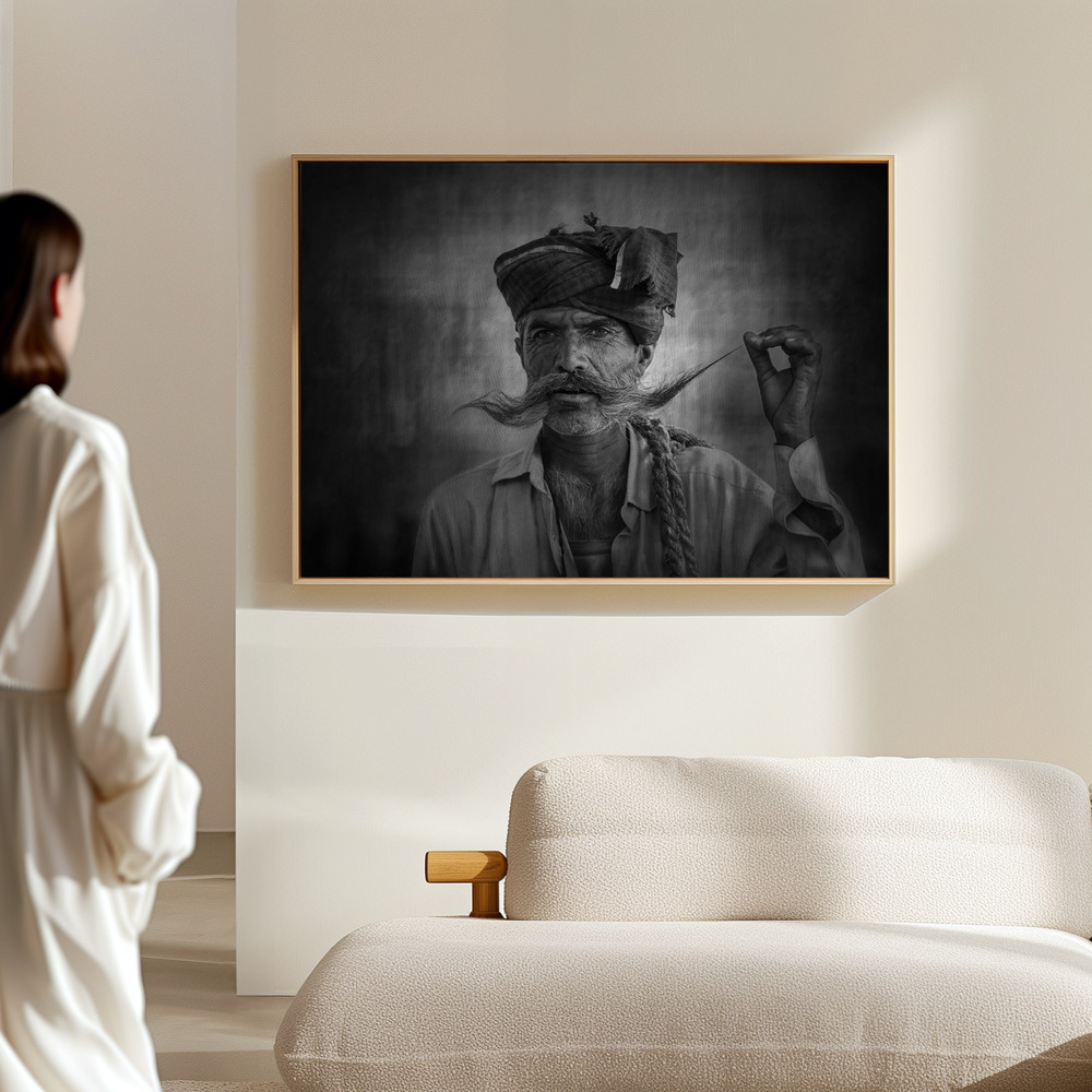 Stampe su tela - Old Rajasthani man in the hall