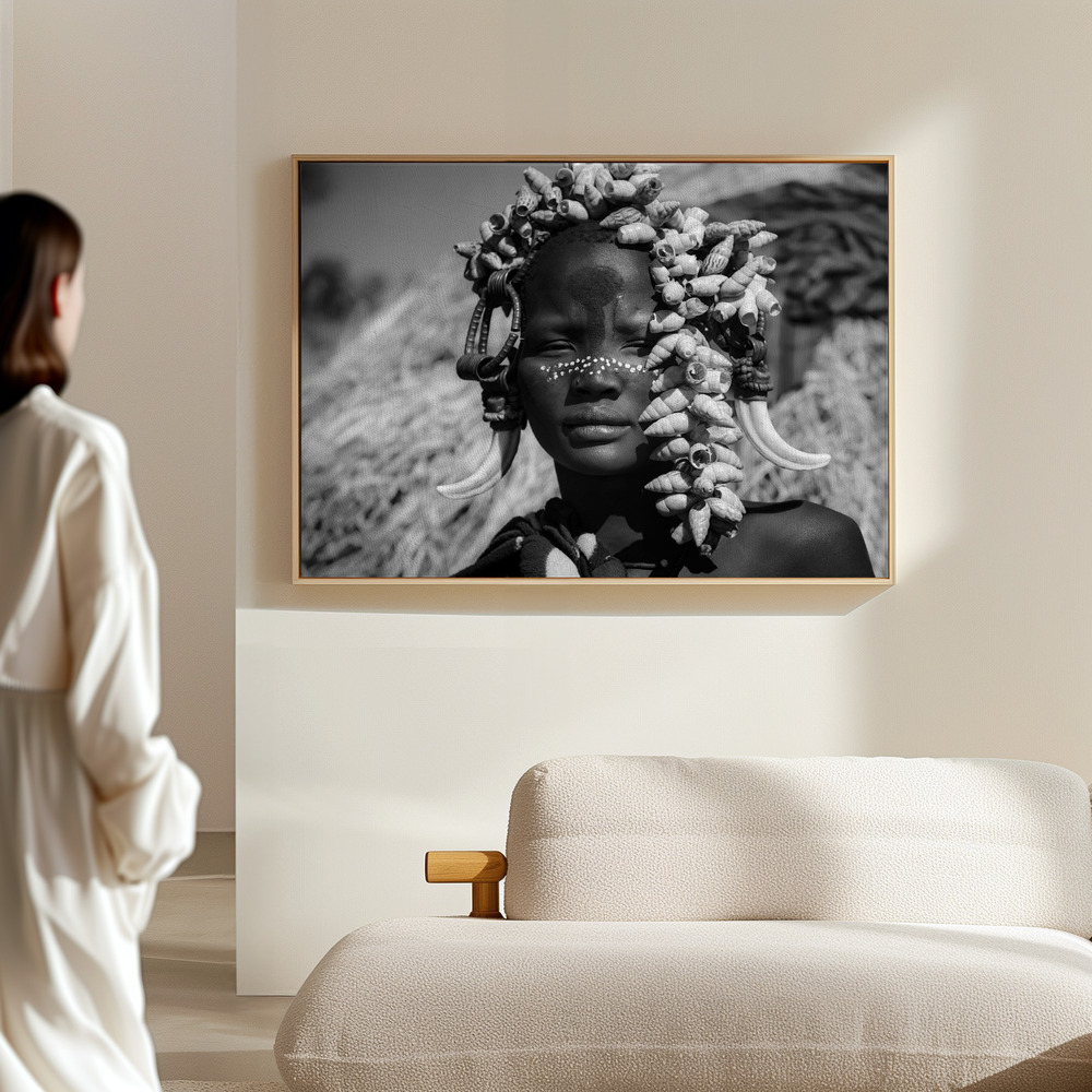 Canvas print - Sweety Mursi Girl in the hall