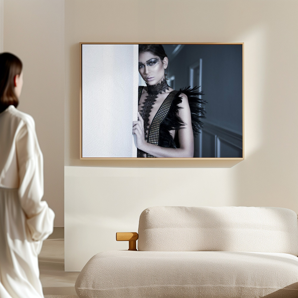 Obraz na płótnie - Dark Beauty w hali