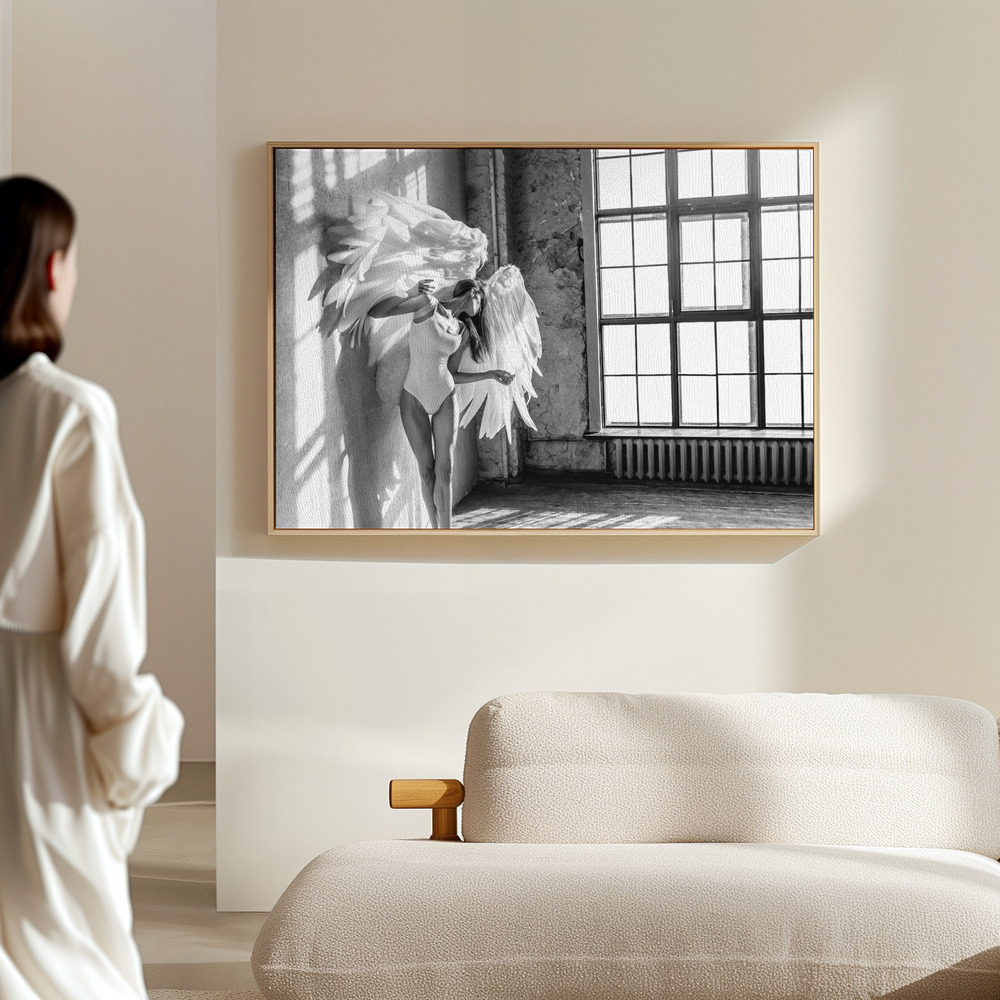 Canvas print - Angel 1 in the hall