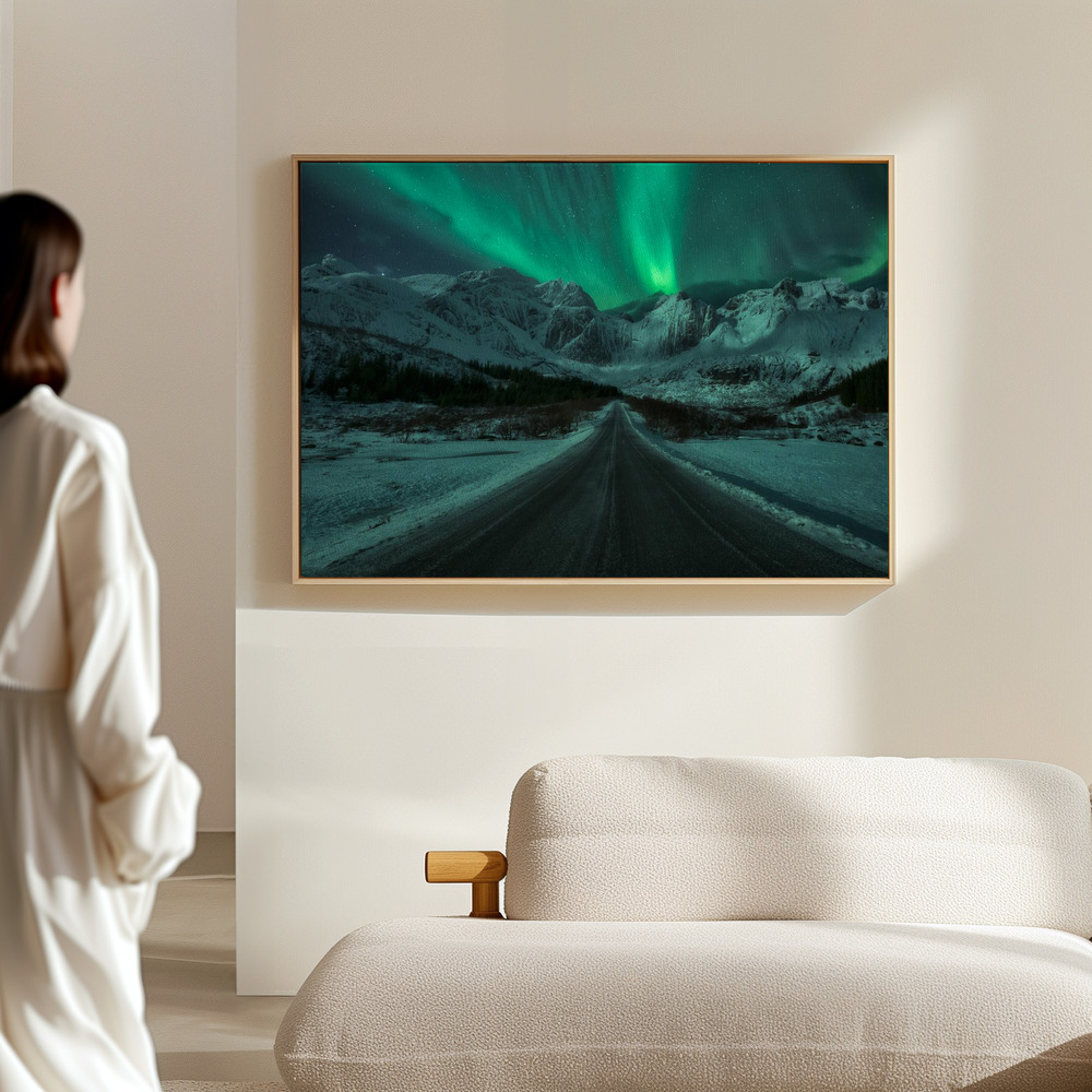 Canvas print - Green lady in the hall