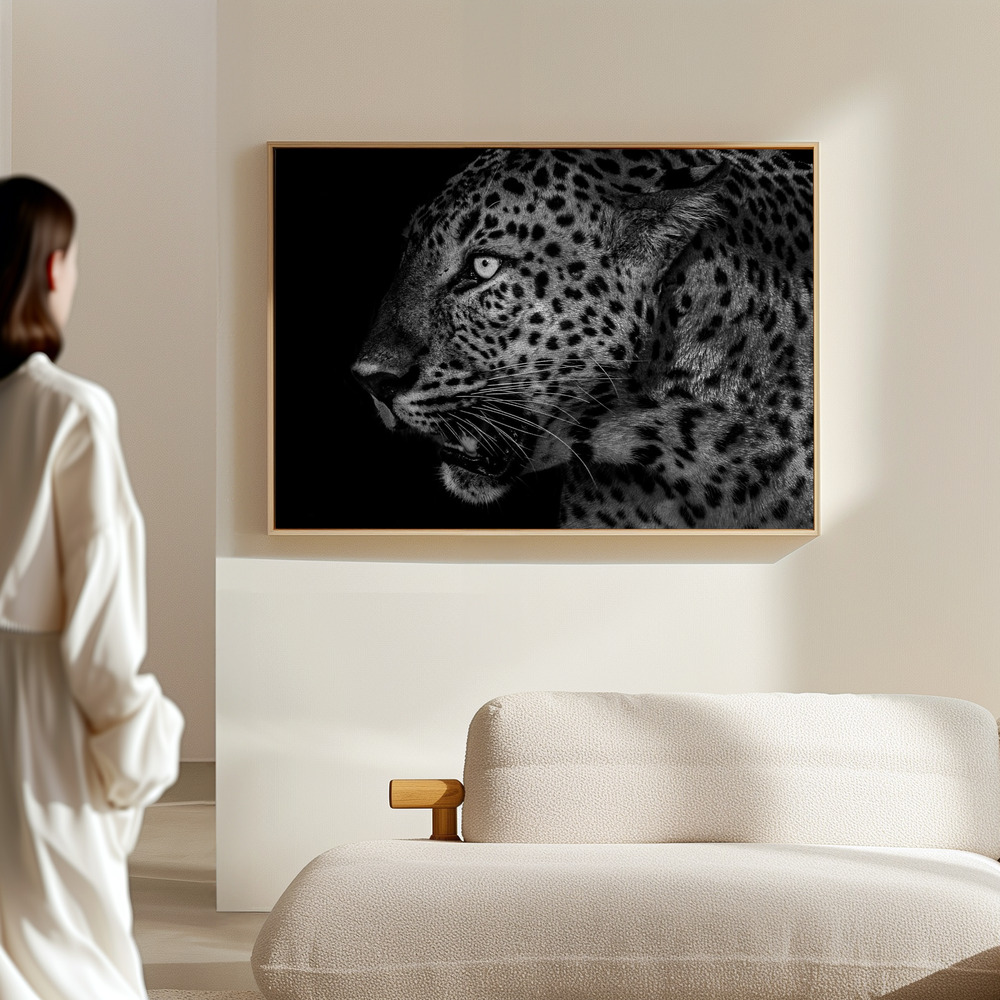 Canvas print - Leopard's Gaze in the hall