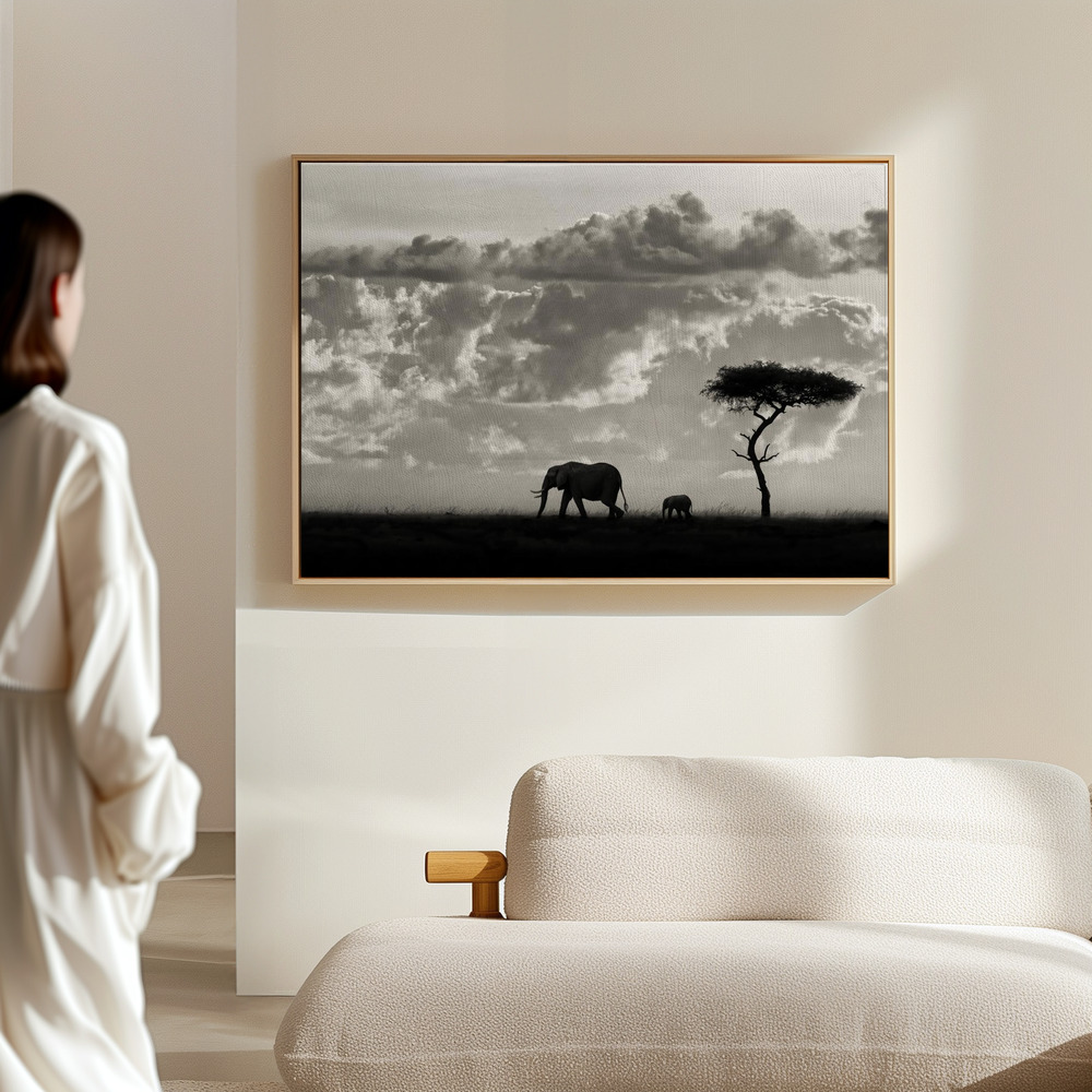 Canvas print - Silhouettes of Mara in the hall