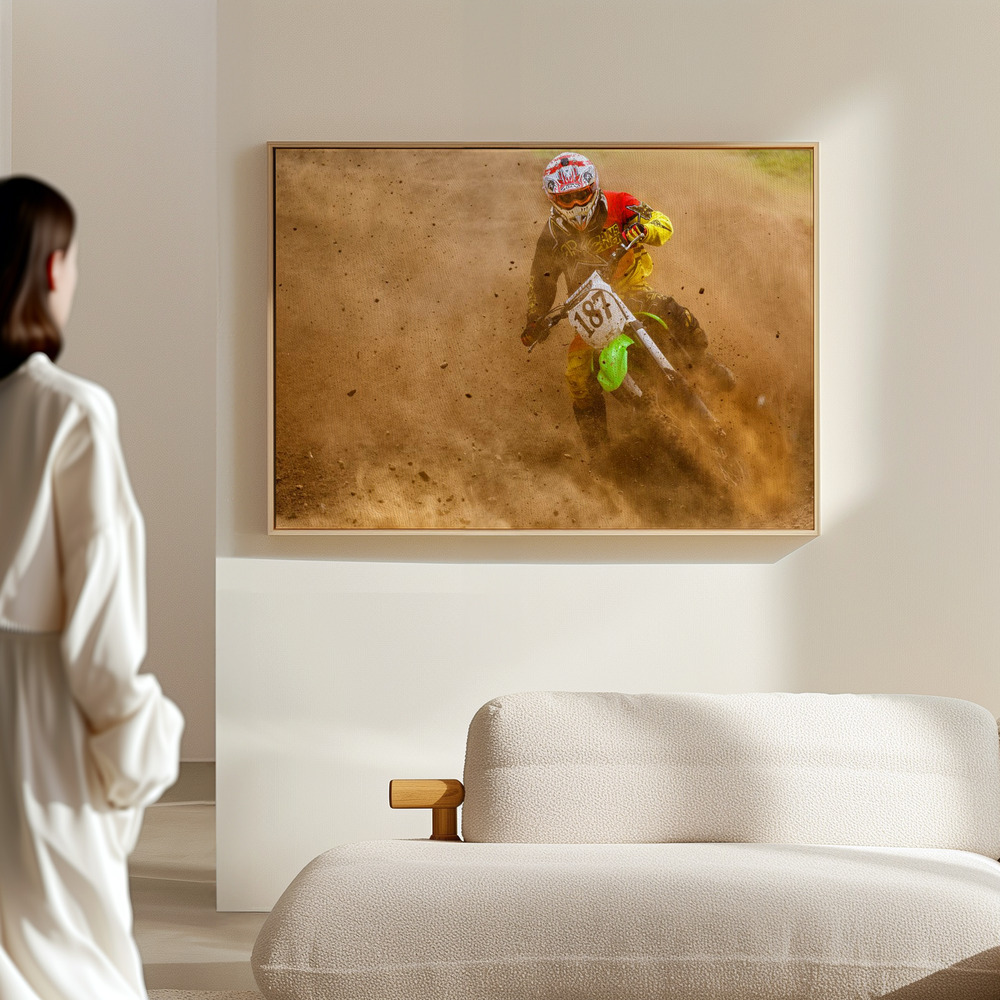 Toile - Biker dans le hall