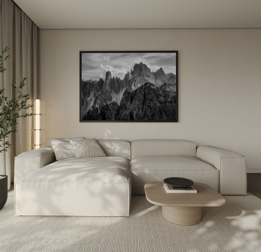Lienzo - The Peaks over the sofa
