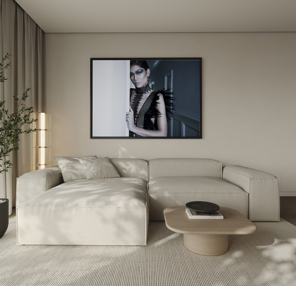 Obraz na płótnie - Dark Beauty nad sofą