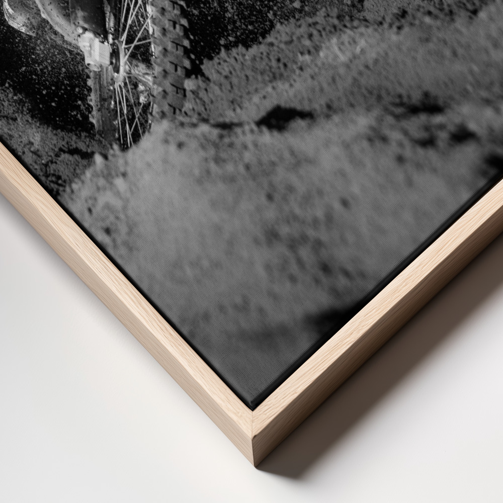 Canvas print - Krisztian Tompa frame close up