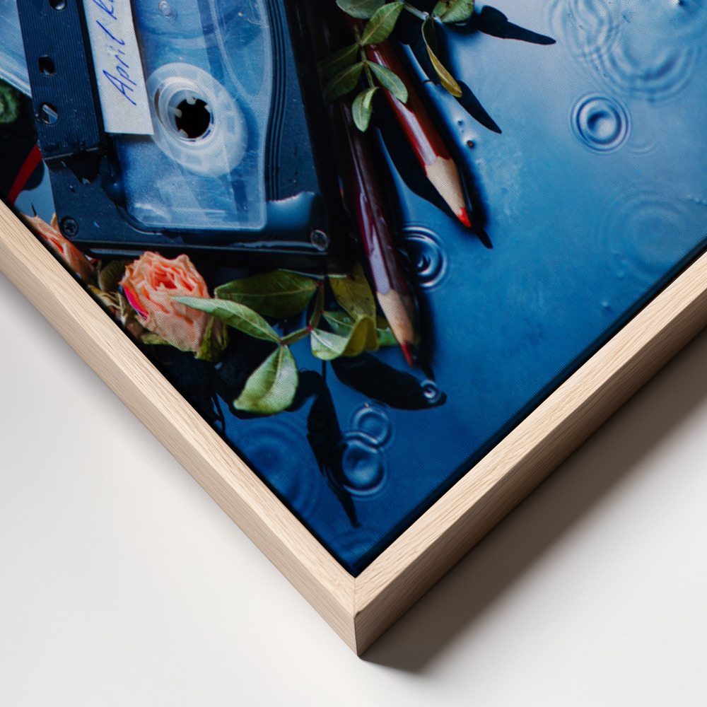Lærred - April Rain frame close up