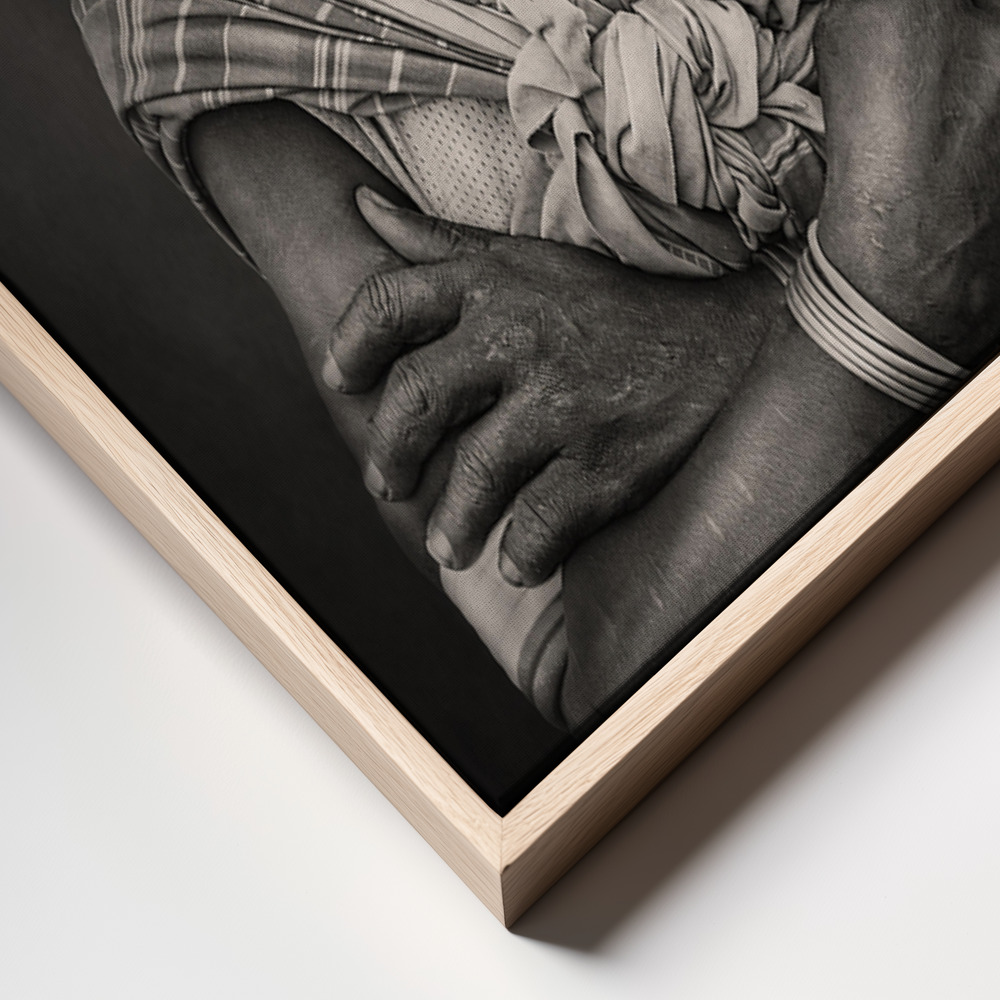 Canvas print - Nyangatom woman frame close up