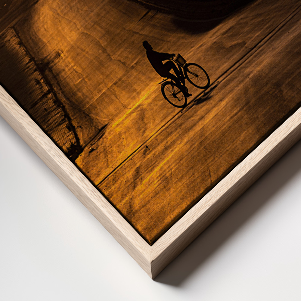 Canvas print - On the way to work frame close up