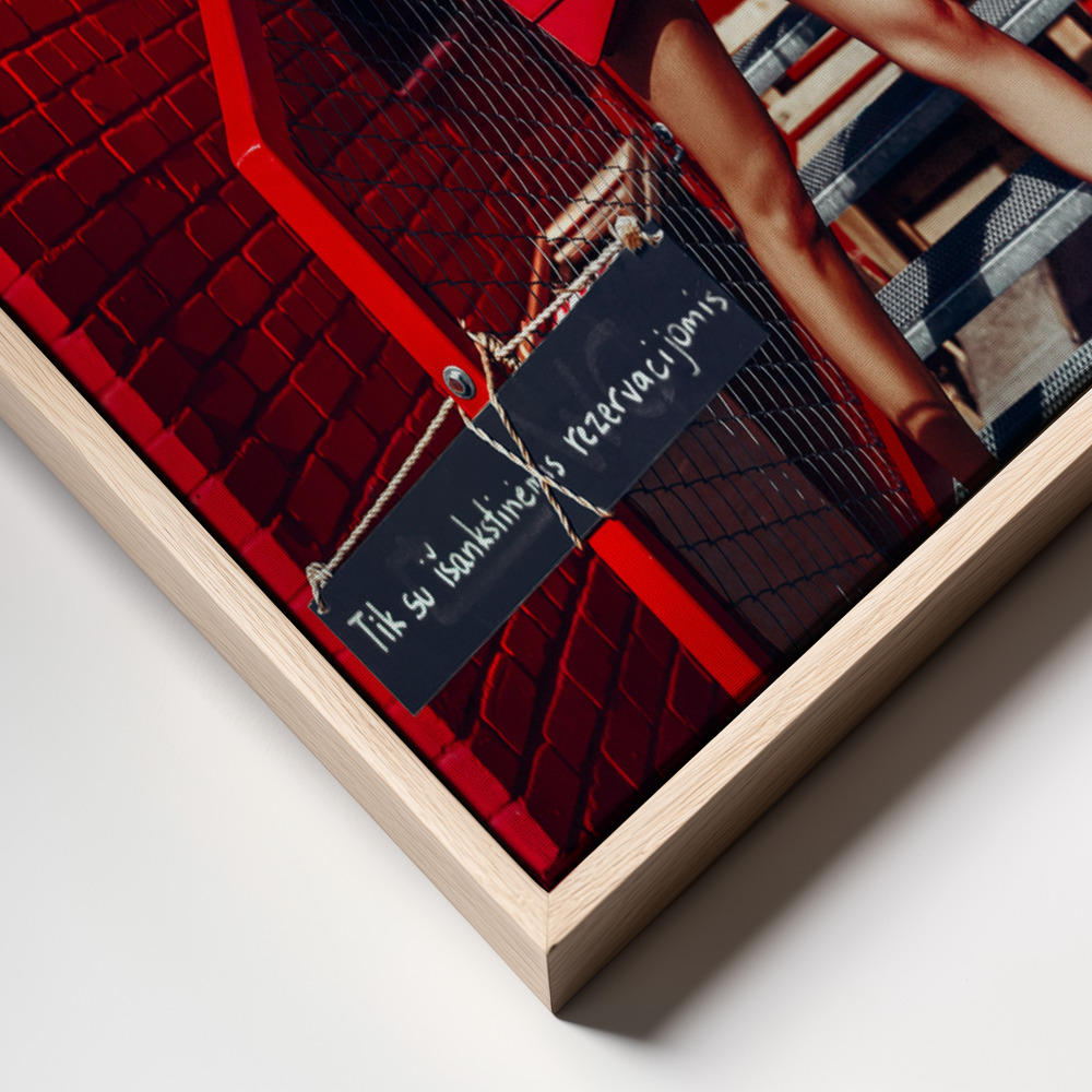 Canvas print - Red'n'White frame close up