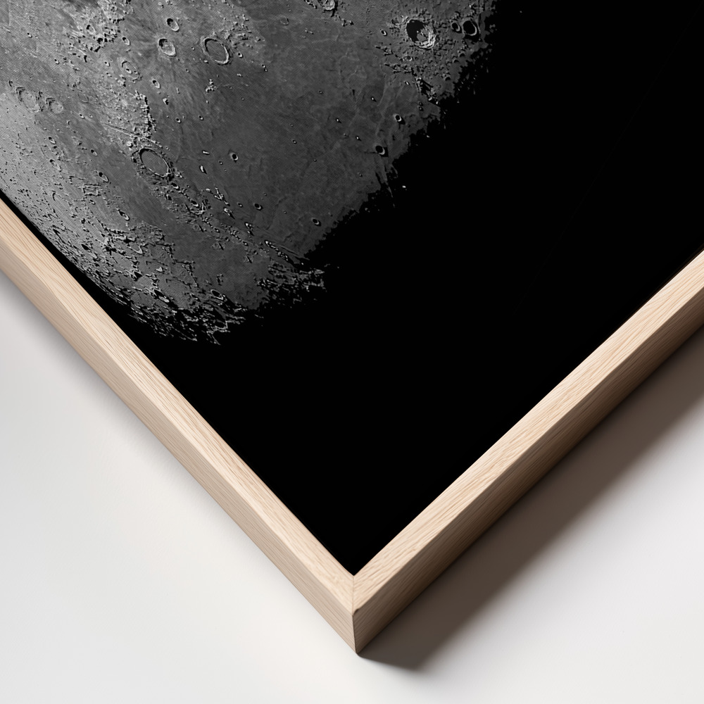 Canvas schilderi - Oh Look At The Moon, She's Shining Up There frame close up - natuurlijk frame