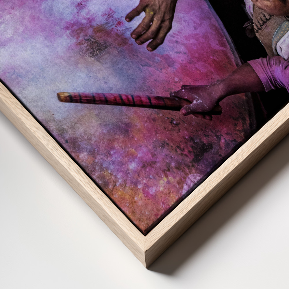 Canvas schilderi - Holi Drummers in Barsana frame close up - natuurlijk frame