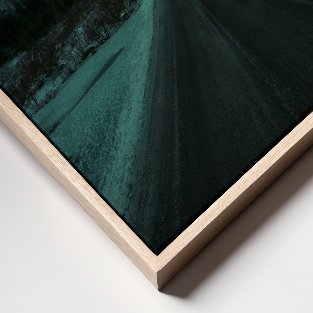 Canvas print - Green lady frame close up