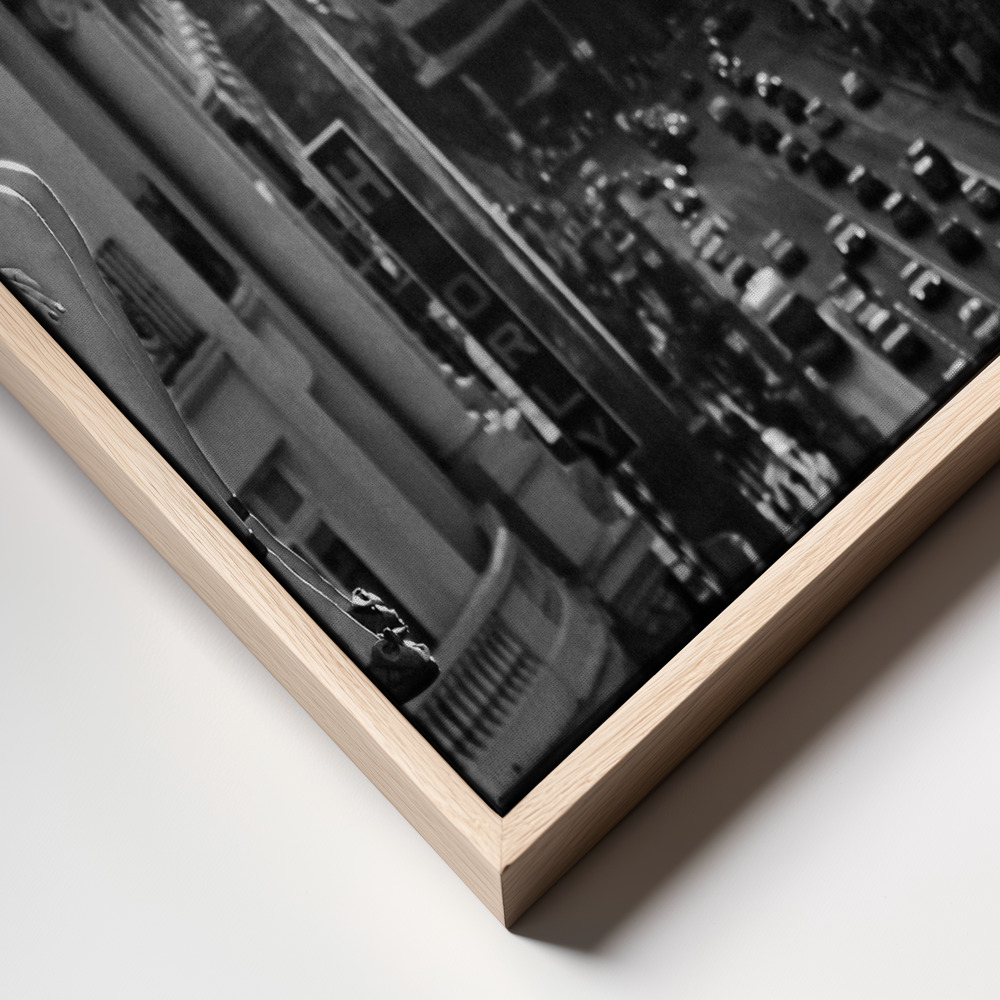 Canvas print - Mad Madrid frame close up