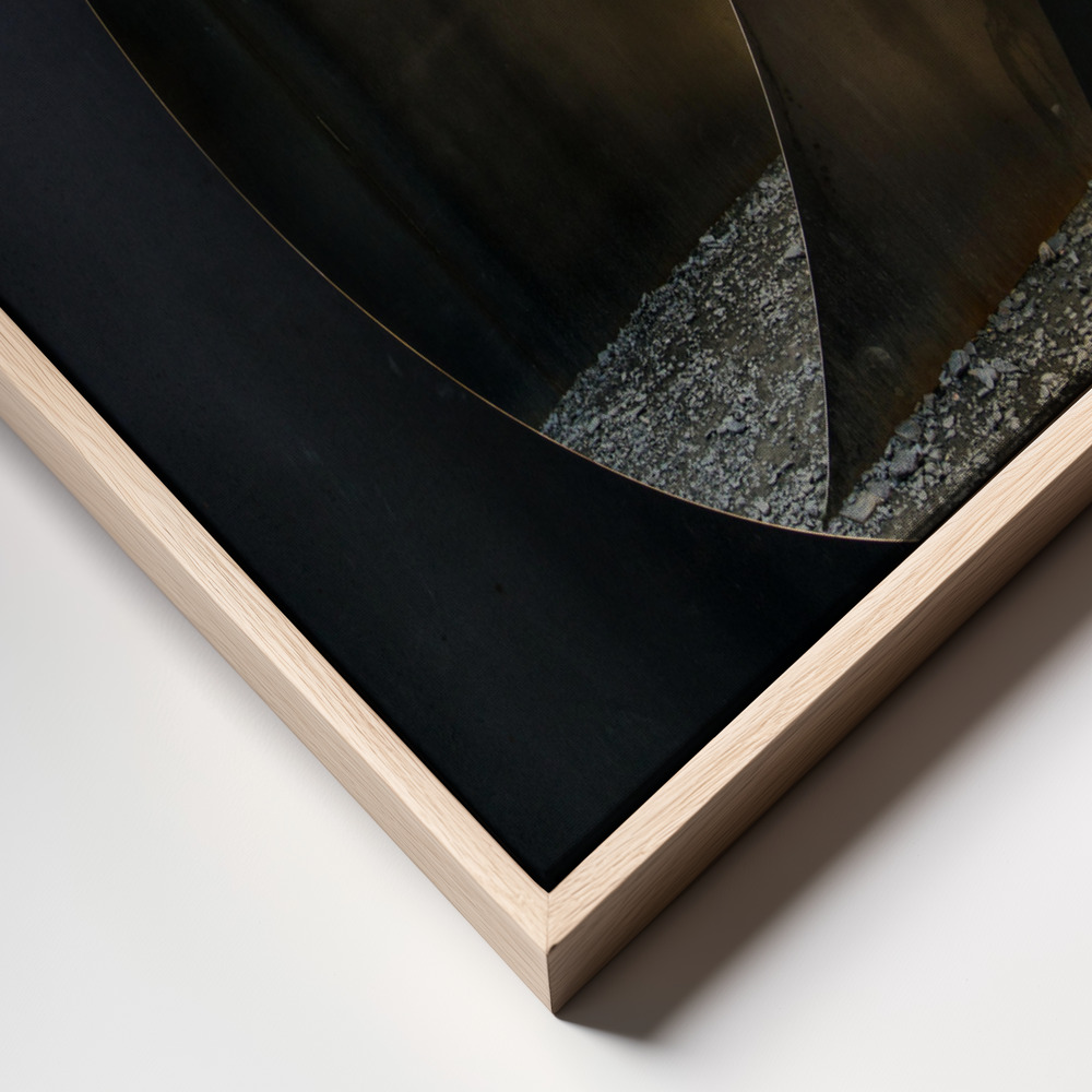 Canvas print - Oval steel frame close up
