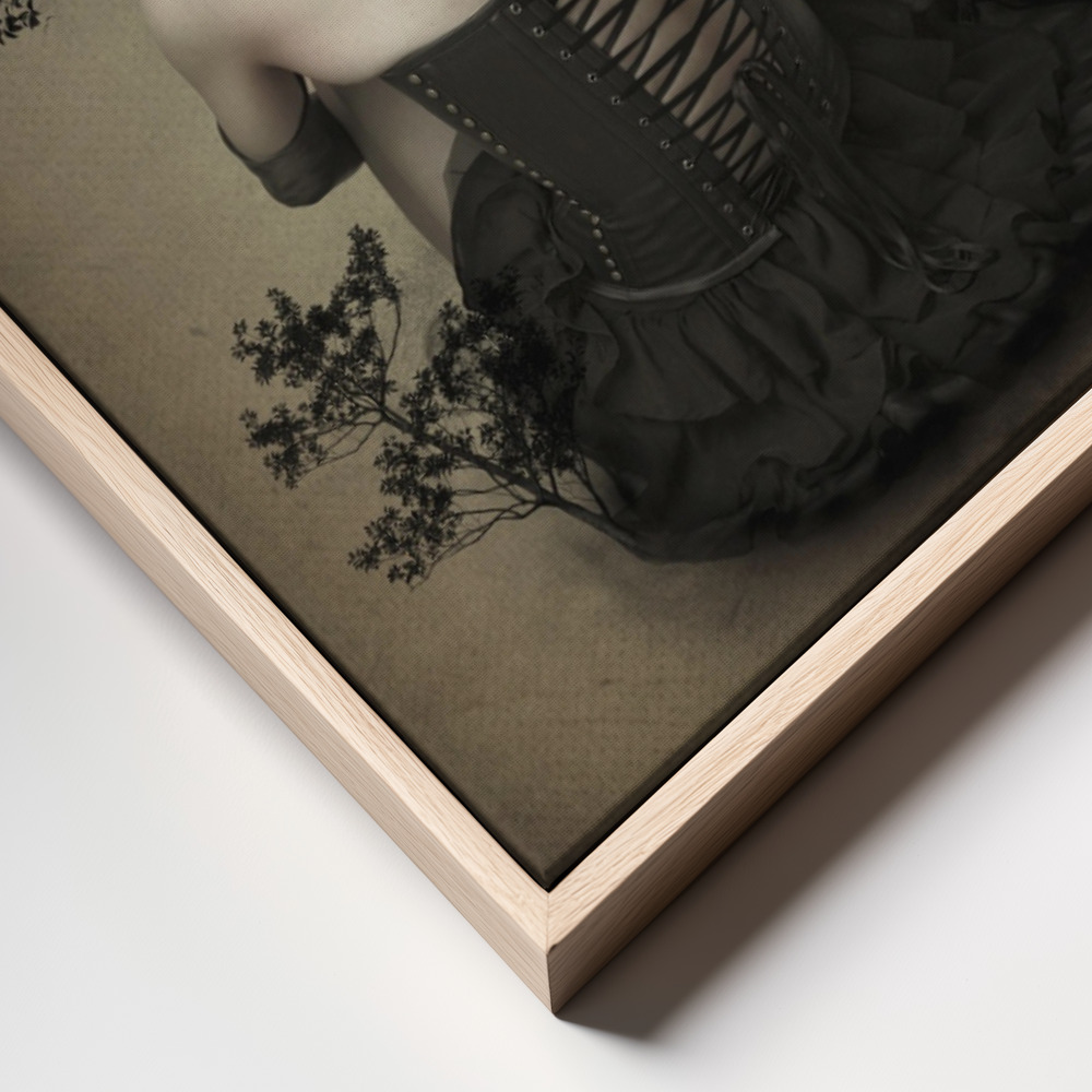 Canvas print - Night scented girl frame close up - natural frame