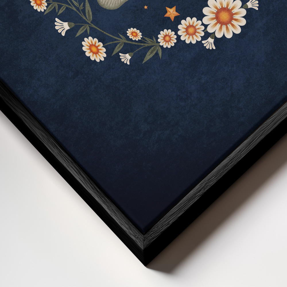 Stampe su tela - Moonlit Moth Symphony primo piano della cornice - cornice nera