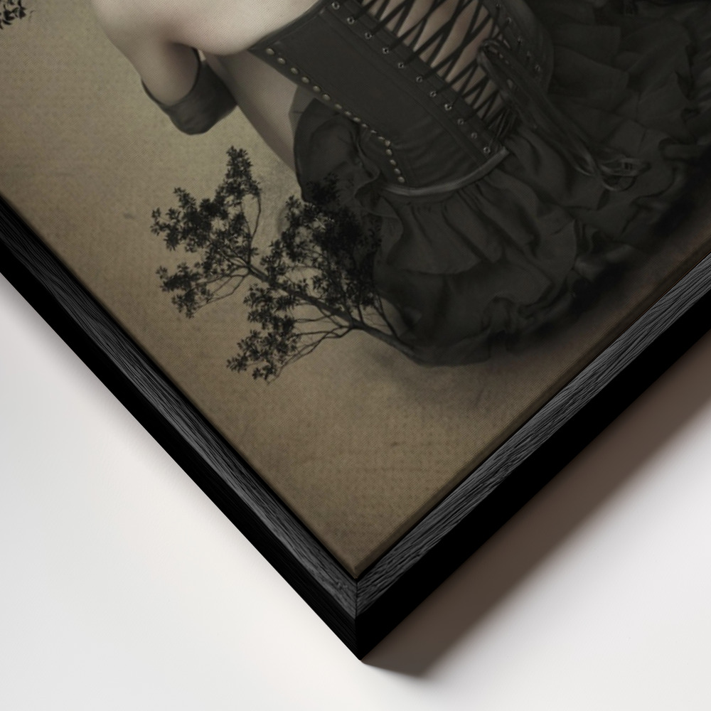 Canvas print - Night scented girl frame close up - black frame
