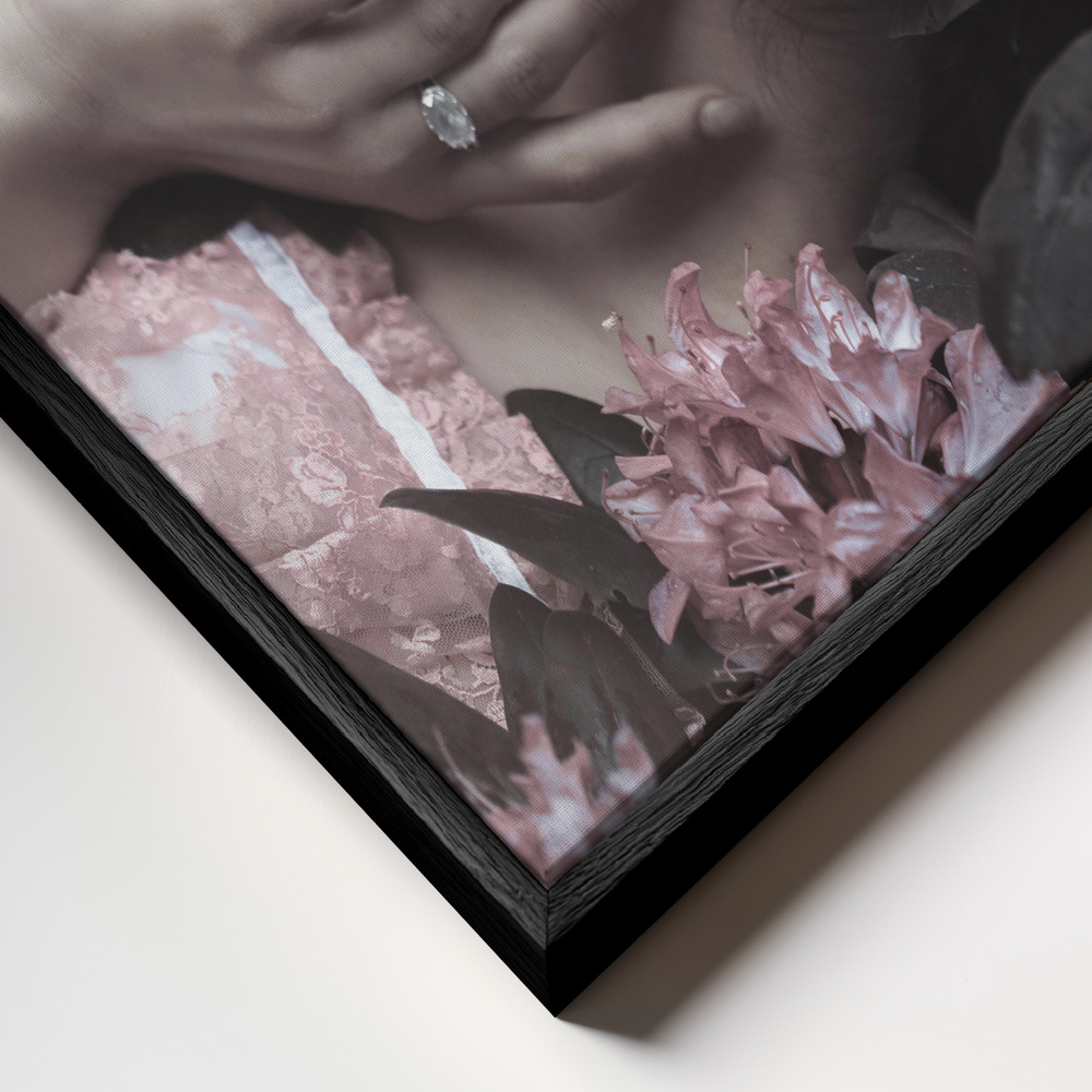 Toile - Joanna cadre en gros plan - cadre noir