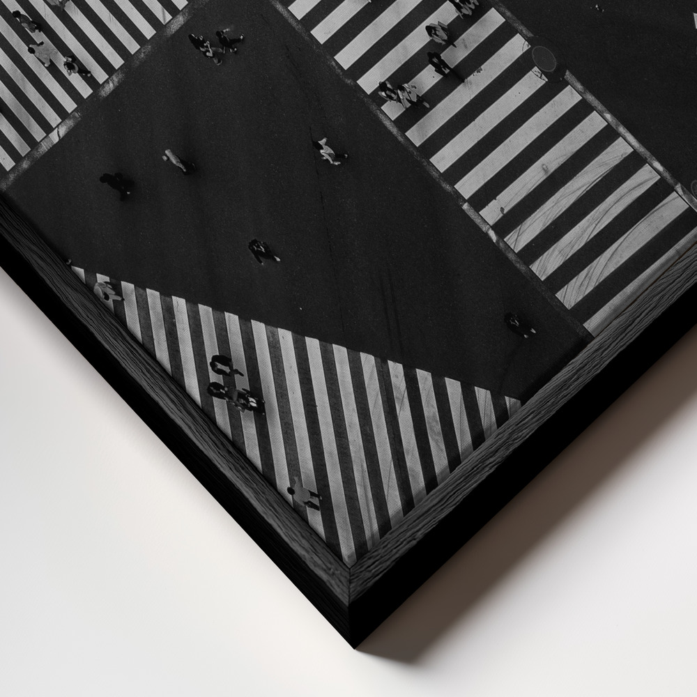 Obraz na płótnie - People crossing zbliżenie ramki - czarna ramka