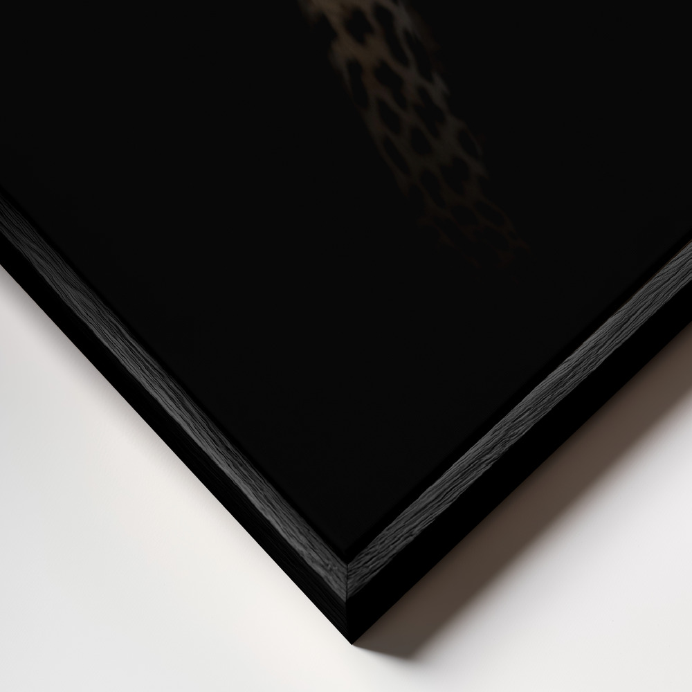 Canvas schilderi - Leopard - Out of the darkness frame close-up - zwart frame