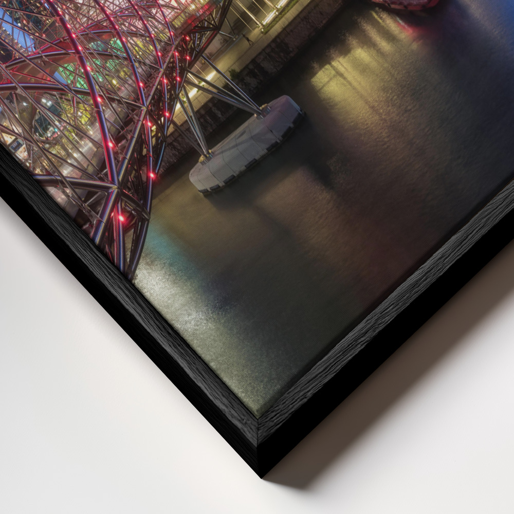 Canvas print - Singapore - Marina Bay Panorama frame close up - black frame