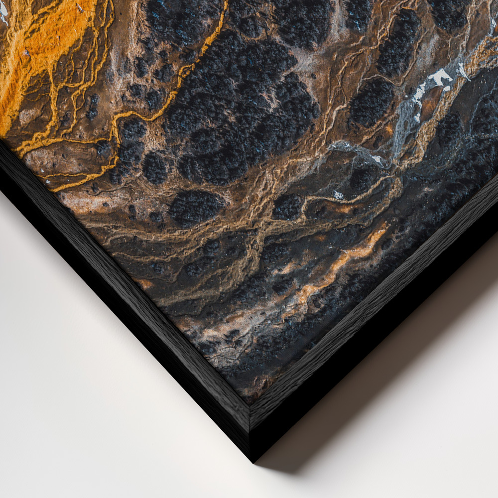 Toile - The pulse of the earth cadre en gros plan - cadre noir