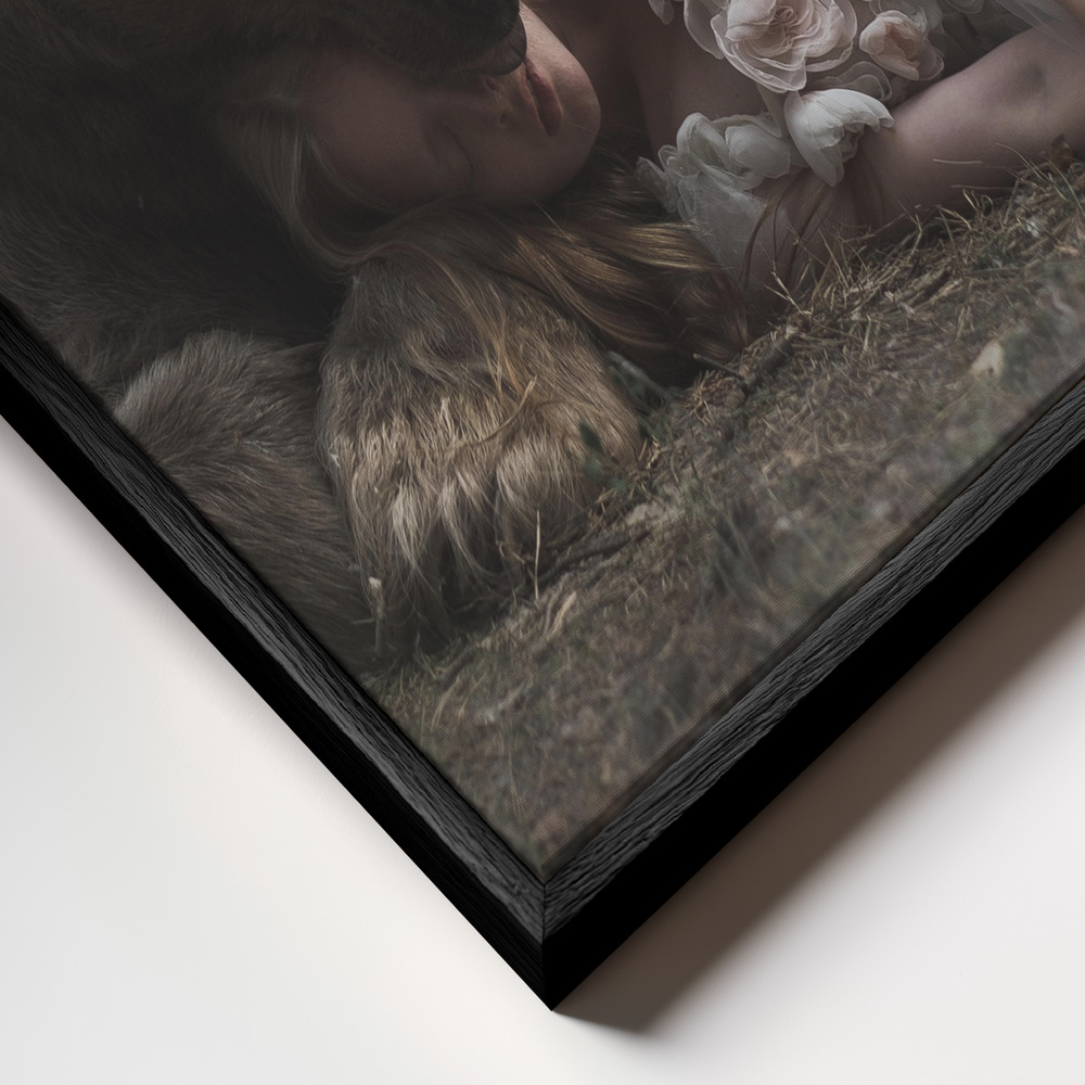 Canvas schilderi - Bear and girl frame close-up - zwart frame