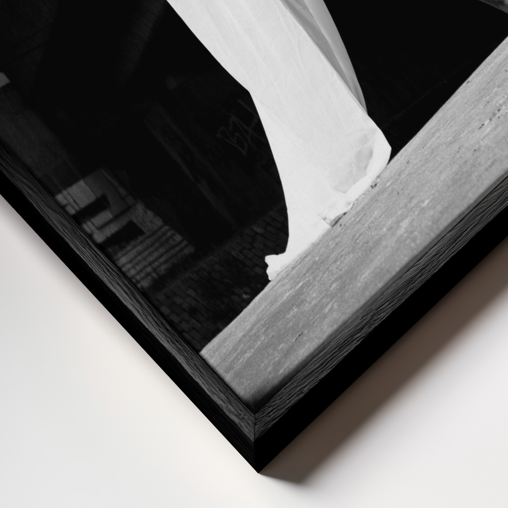 Toile - Venance cadre en gros plan - cadre noir