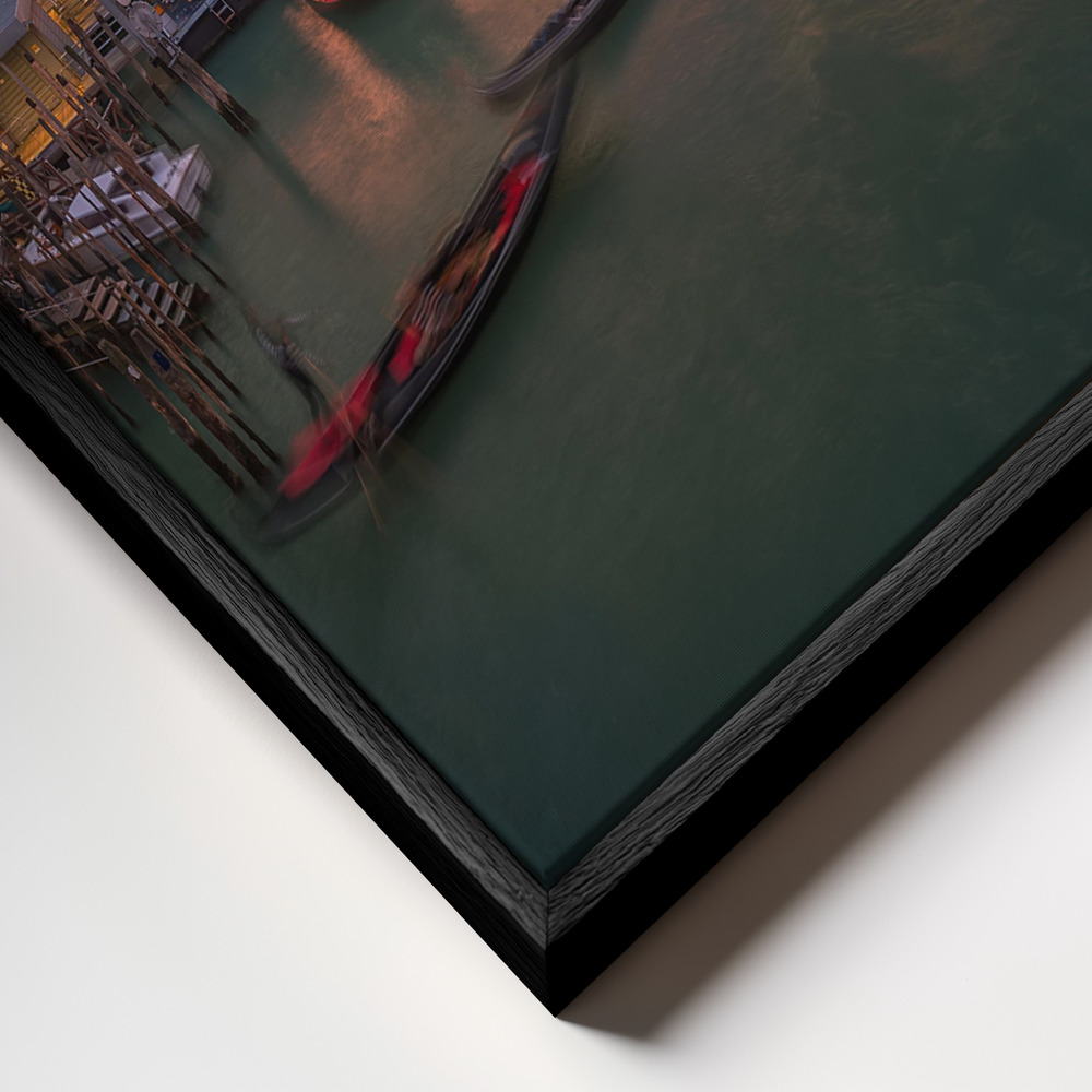 Canvas schilderi - Grand Canal at sunset , view from the Rialto bridge , Venice . frame close-up - zwart frame