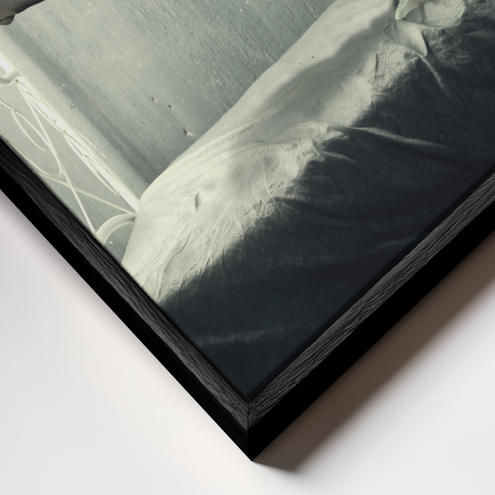 Canvas schilderi - Sleeping Beauty frame close-up - zwart frame