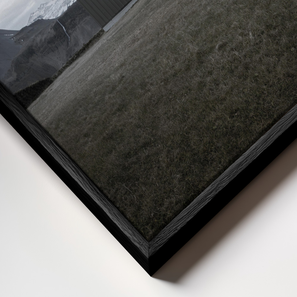 Canvas schilderi - Búðakirkja frame close-up - zwart frame