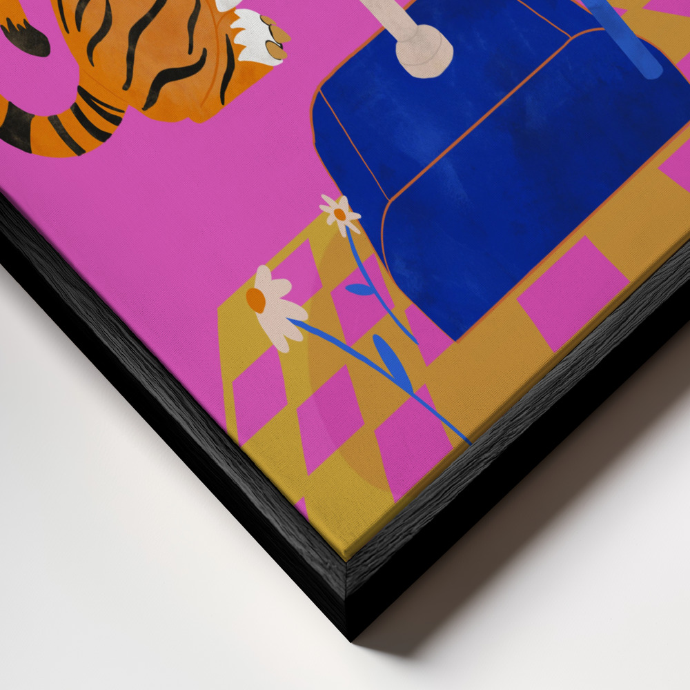 Canvas taulu - Put a tiger in your heart kehys lähikuvassa - musta kehys