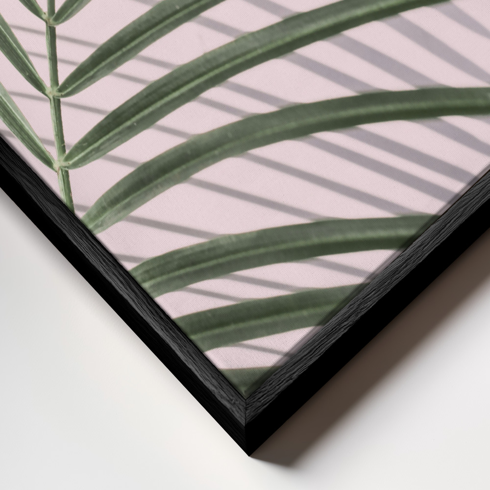 Canvastavla Palm Leaf Shadow - Tavla ram närbild - svart ram