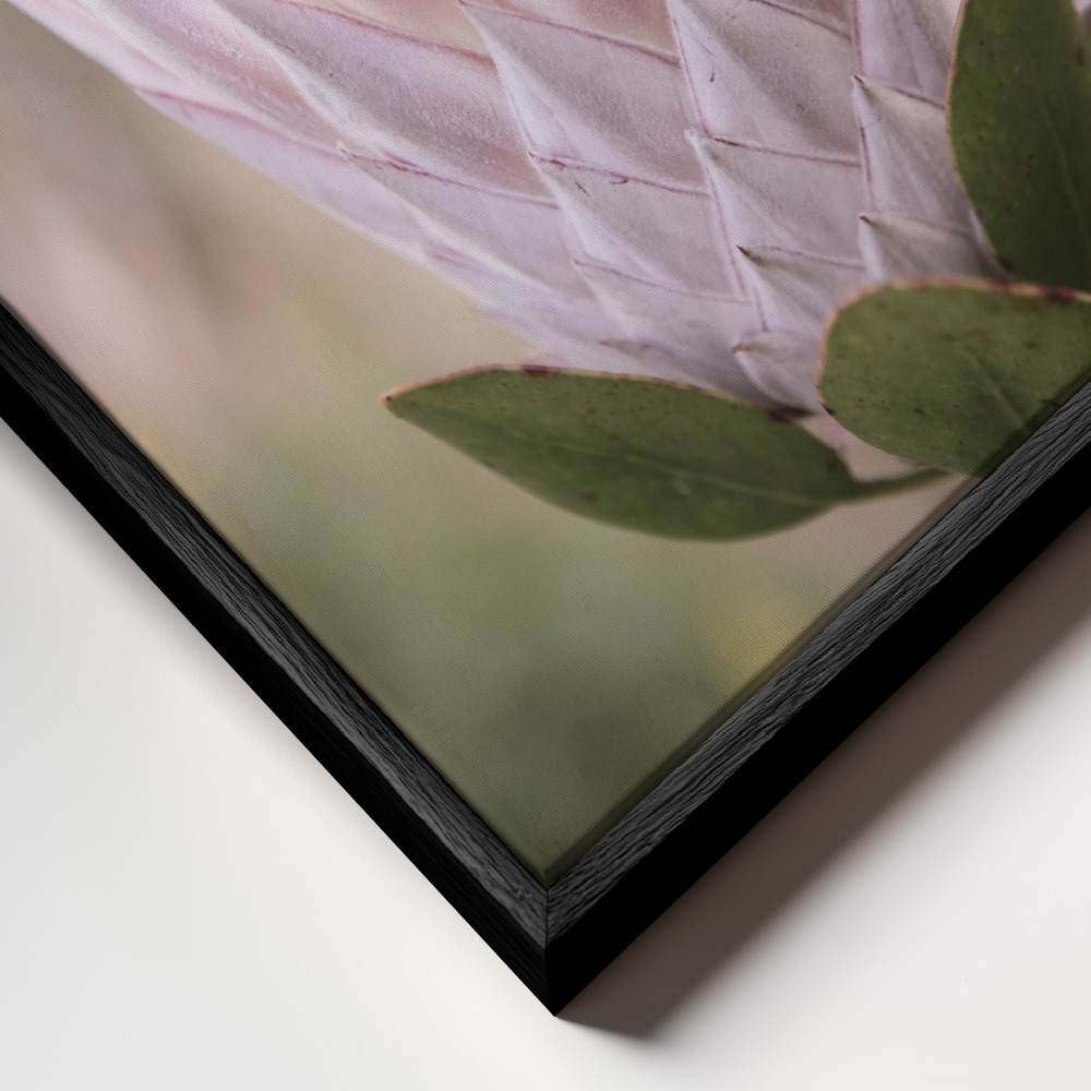 Canvas print - Queen frame close up - black frame