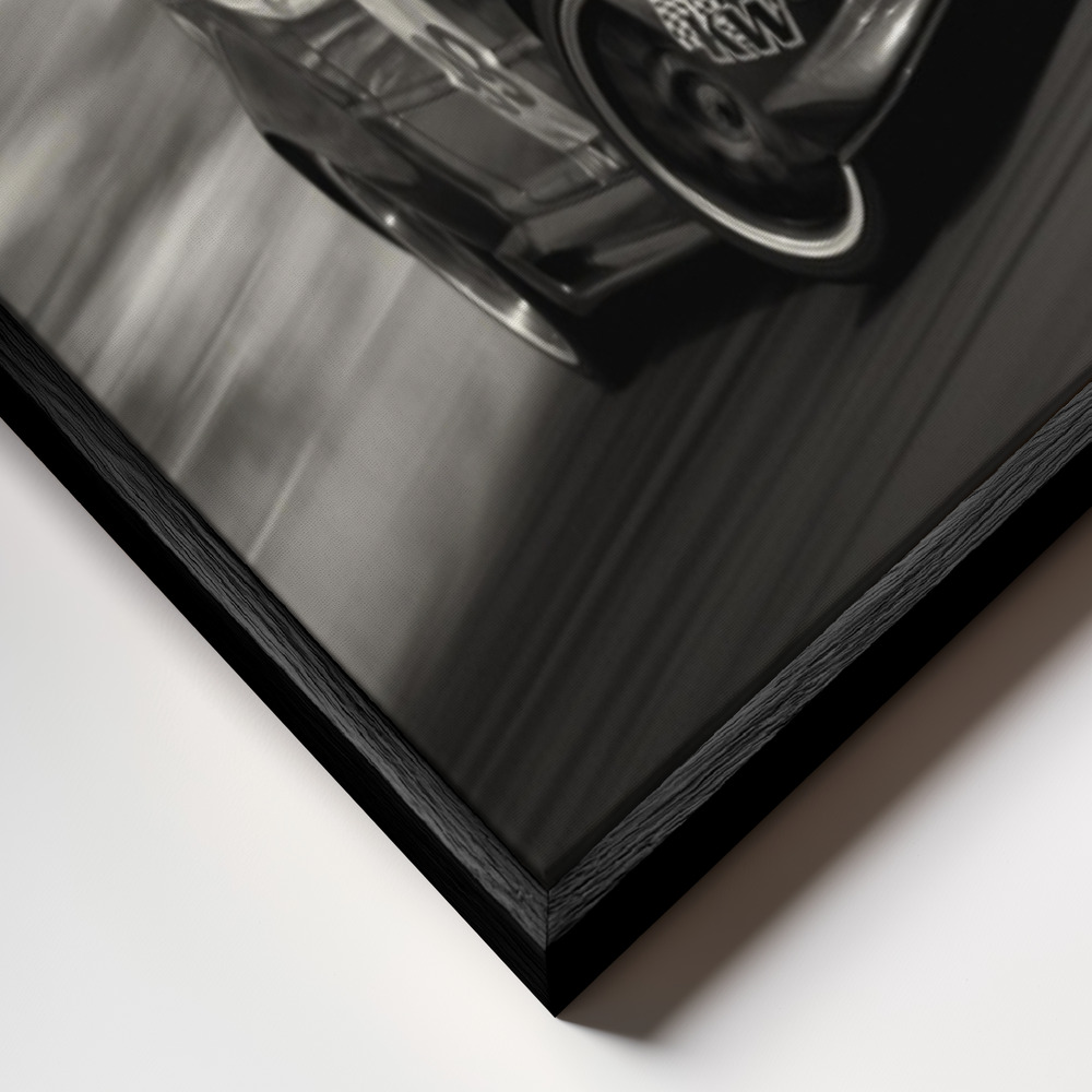 Canvas print - DR 1 FT frame close up - black frame