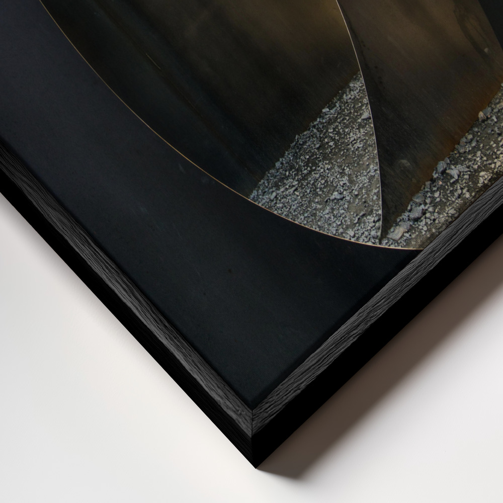 Toile - Oval steel cadre en gros plan - cadre noir