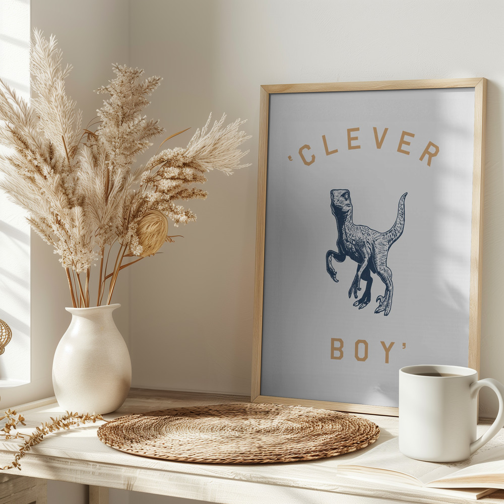 Poster - Clever Boy auf dem Tisch